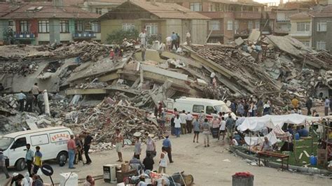 17 ağustos depremi kaç km derinlikte oldu
